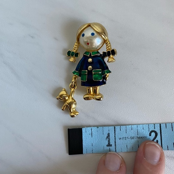 Vintage Little Girl with Teddy Bear Pin Brooch - Picture 12 of 12
